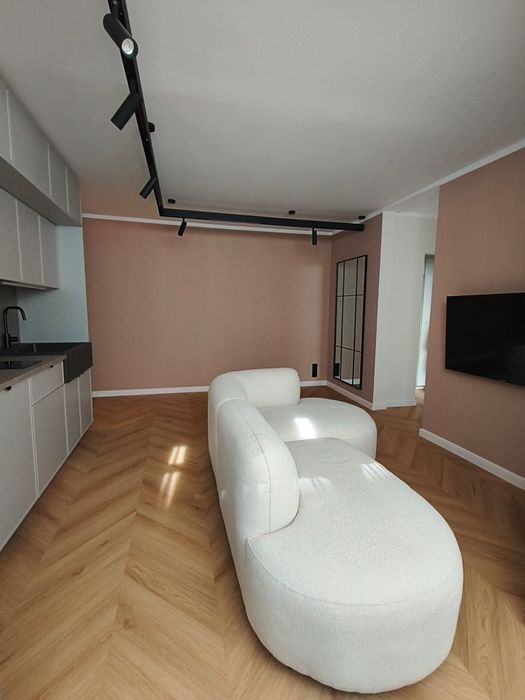 Pf Închiriez Apartament 2- 3 camere cu grădină | Zona Liceul Economic