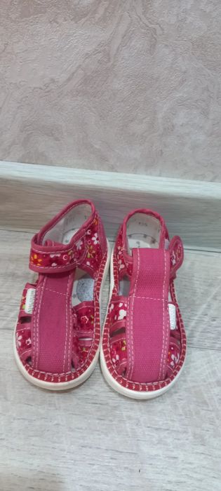 Продам 10 пар обуви