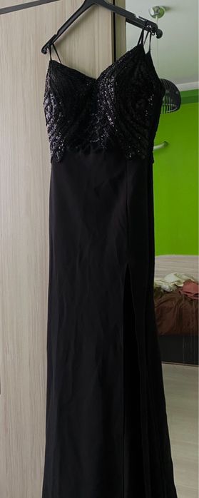 Черна рокля