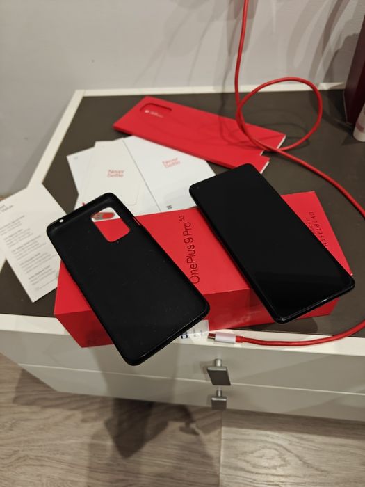 Смартфон One Plus 9 Pro