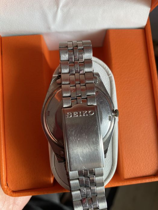 Seiko Часовник продавам с еконт може да Пращтами