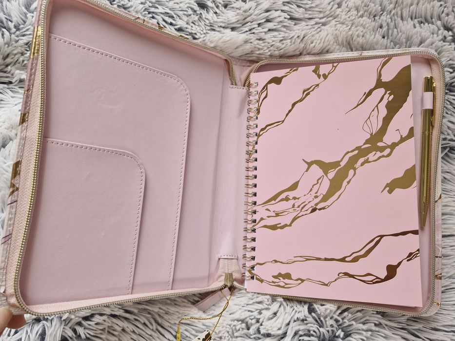 Нов луксозен сет - Папка с цип и тетрадка