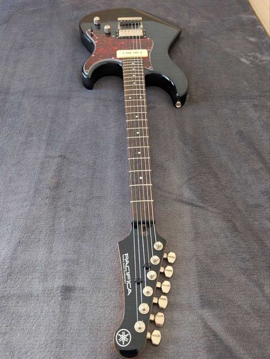 Yamaha Pacifica 611 Translucent Black