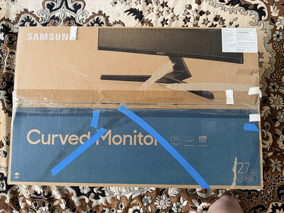 Монитор Samsung LC27R500FHI