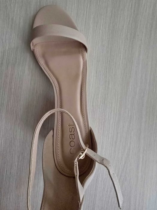 COAST Сандали Thelma с каишка за глезена и среден ток