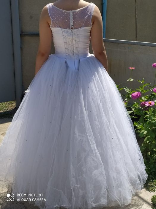 Бальное белое платье