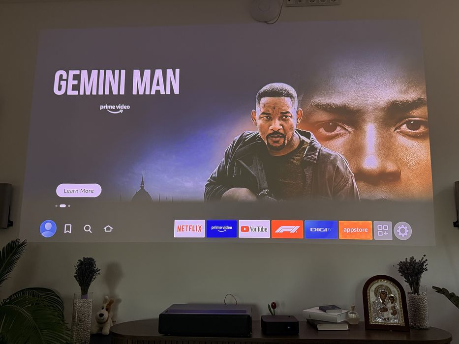 Proiector Wemax  Laser super short throw