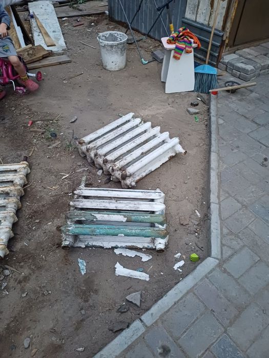 Продам чугунные батареи батареи.