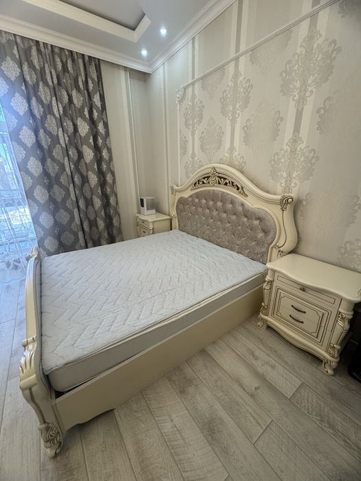 Продам спальный гарнитур