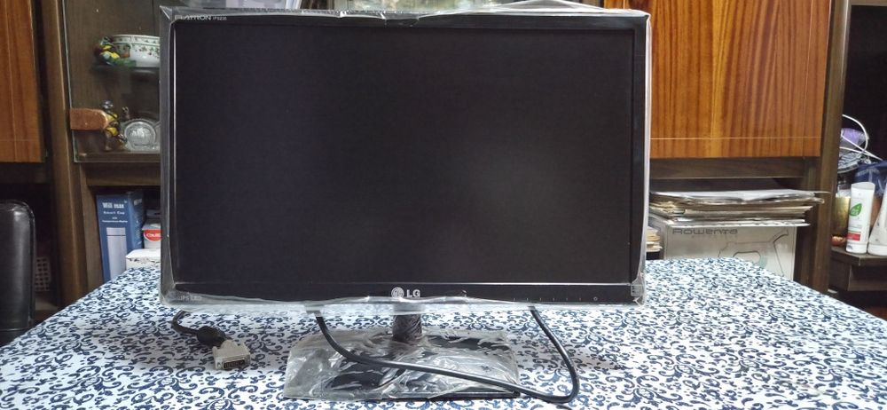 Монитор LG IPS LED