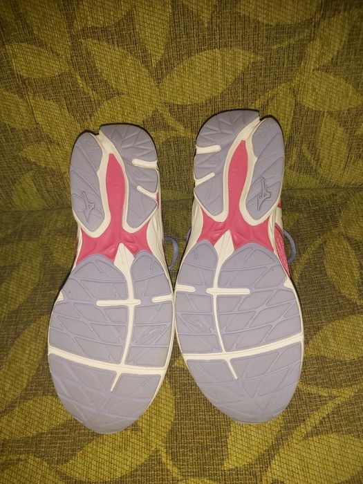 Маратонки Joma, Mizuno и Asics