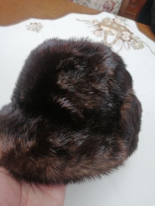 Căciulă Bărbați eleganta, blana de nurca, noua, marimea 59.
Preț de ma