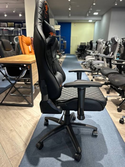 Геймерское кресло. Компьютерное игровое кресла со склада. Cougar Armor