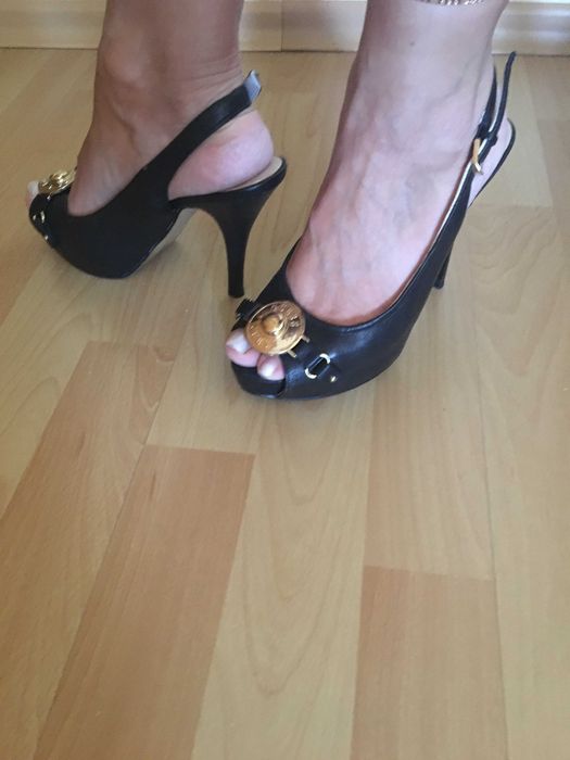 Като нови естествена кожа, оригинални”GUESS” номер 36