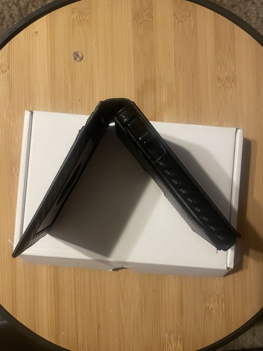 Кардхолдър / портфейл