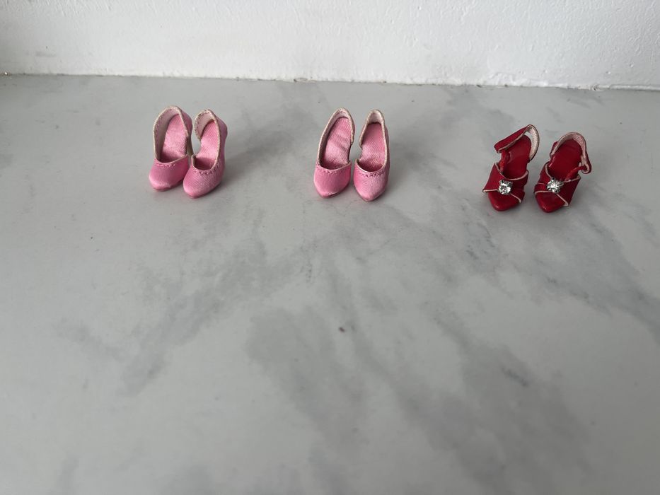 Pantofi roz si rosi pentru papusi integrity toys sau papusi barbie( pret pe bucata)