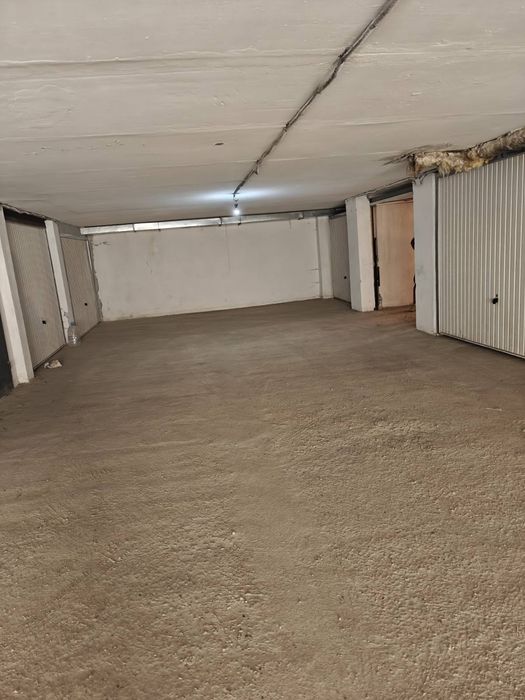 Дава се под наем Гараж / Паркомясто в Плевен, Идеален център - 17 кв.м за 91.8 € - Снимка #1