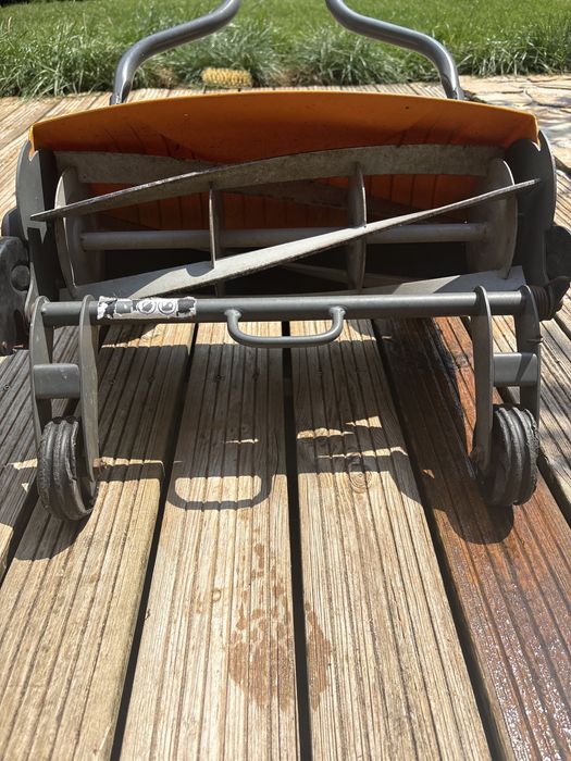 Masina de tuns gazon/iarba manuala Fiskars StaySharp