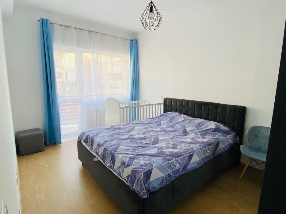 Vând apartament 3 camere decomandat - Ultracentral Câmpia Turzii