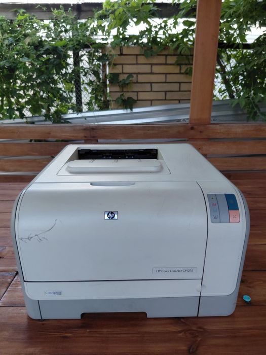 Принтер HP Color Laserget CP1215