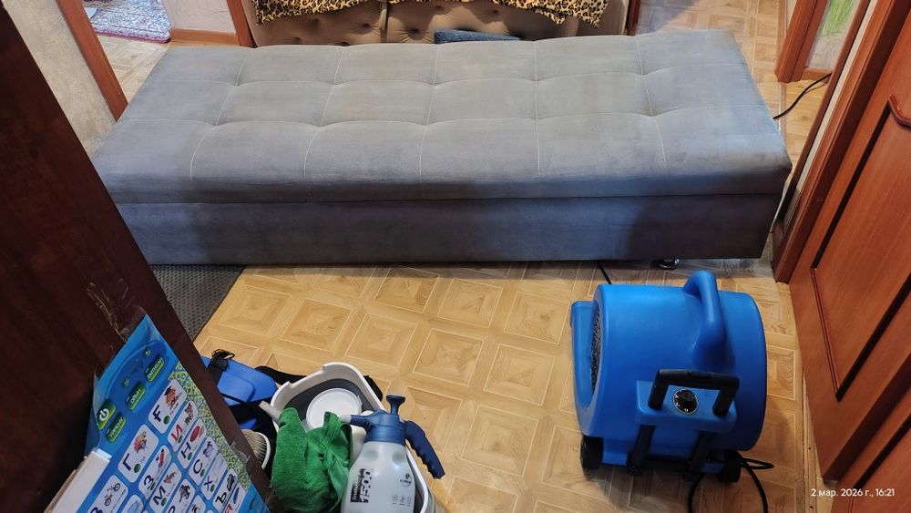 Продам диван после химчистки