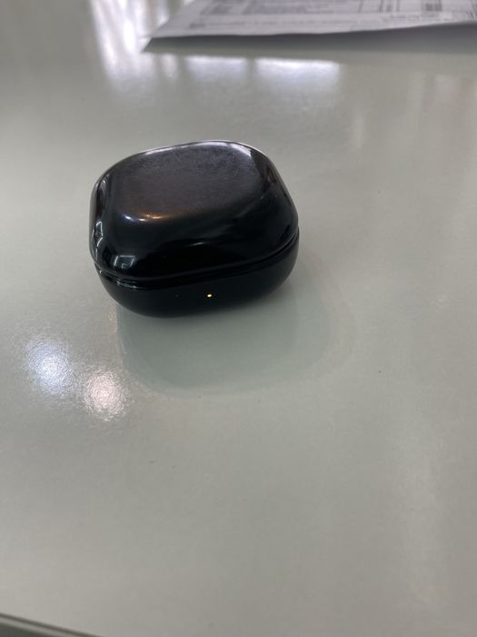 Продам наушники galaxy buds live