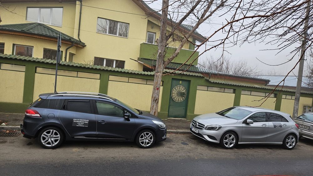 Instructor Auto cat. B/ Scoală de soferi București Zona Grand Arena!