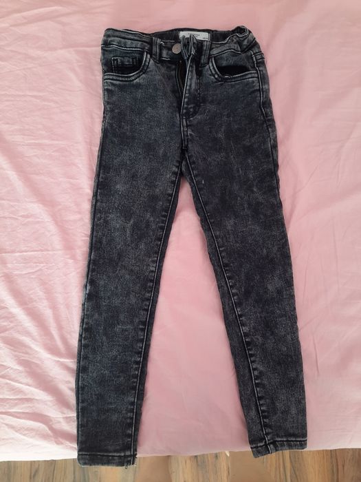 Лот дънки Reserved момиче 128 р-р