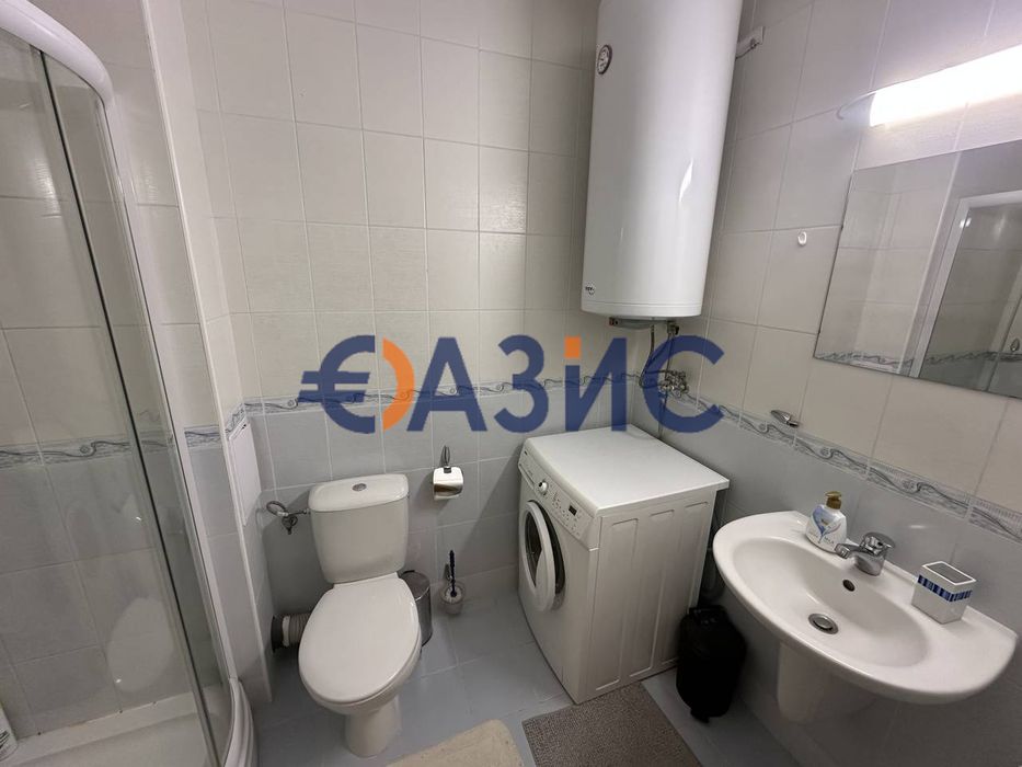 Продава се Двустаен апартамент в к.к. Слънчев бряг - 64 кв.м за 693 €/кв.м - Снимка #1