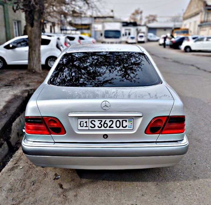 Mersades 210 xolati yaxshi 1998 yil moshina yumsho 18 diskada