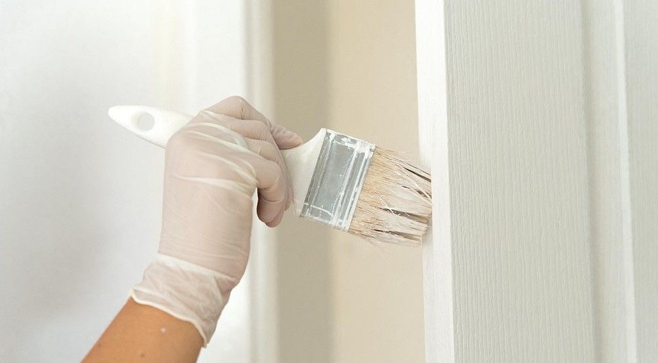 Plintus Ustanovka Eshik o’rnatish Eshik bo’yash xizmatlari mavjud 24/7