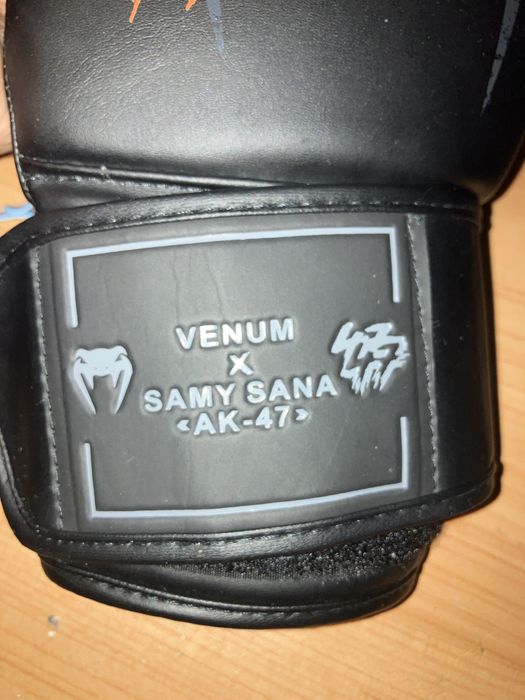 Боксёрски перчатки….. харошые состайаные