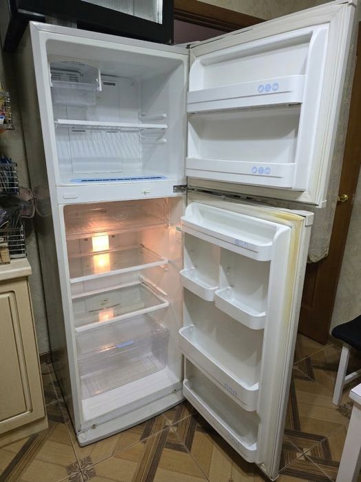 Продам холодильник марки LG