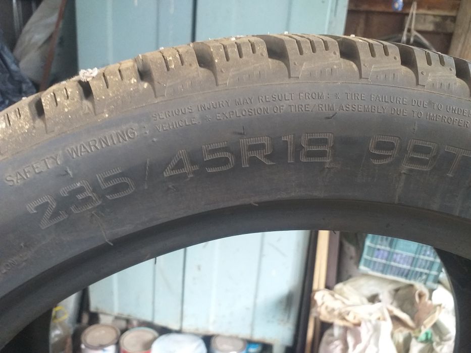 Шины зима комплект 235/45R18
