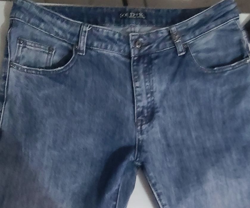 Срочно!!! Продаются новые мужские джинсы