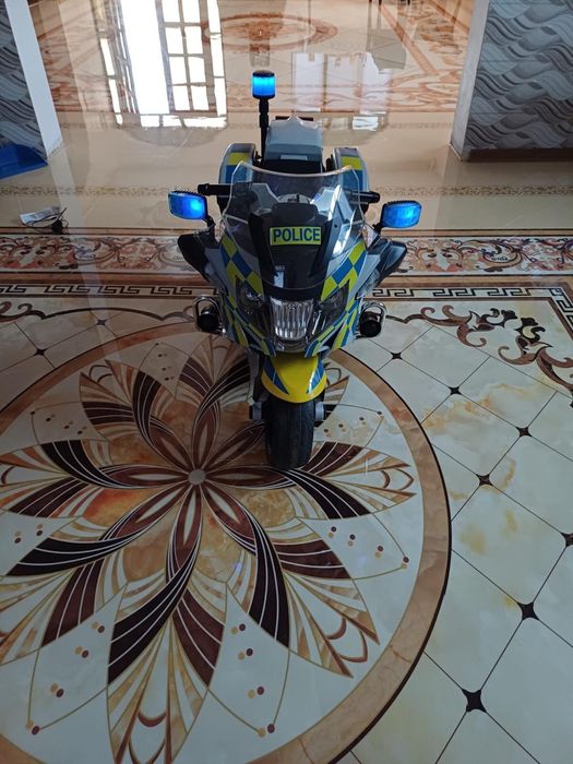 Motocicleta noua pentru copiii
