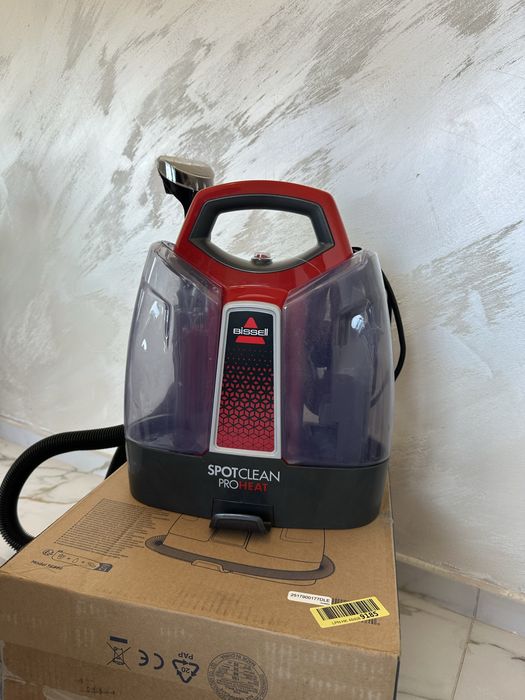 Перяща прахосмукачка за тапицерия и килими Bissell SpotClean ProHeat 330W