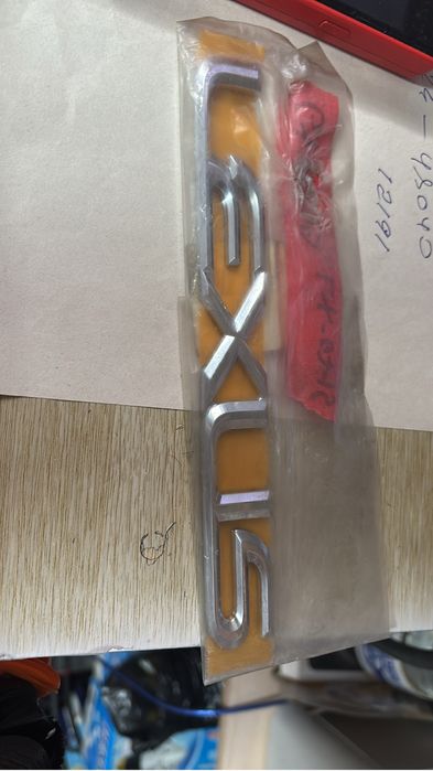 Эмблема надпись LEXUS