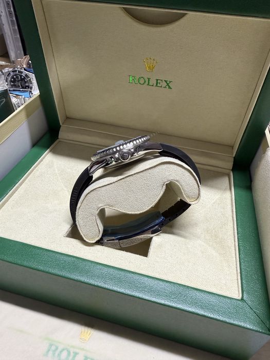 Rolex 41 mm , AUTOMATIC - full box
