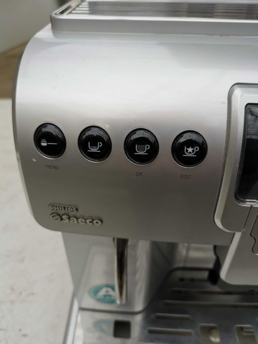 Продавам кафе автомат с функция капучино