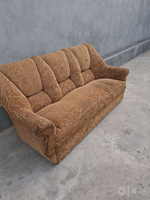 Диван. 2 креслоси билан сотилади. Хаммасига. 250.000.тел.*.