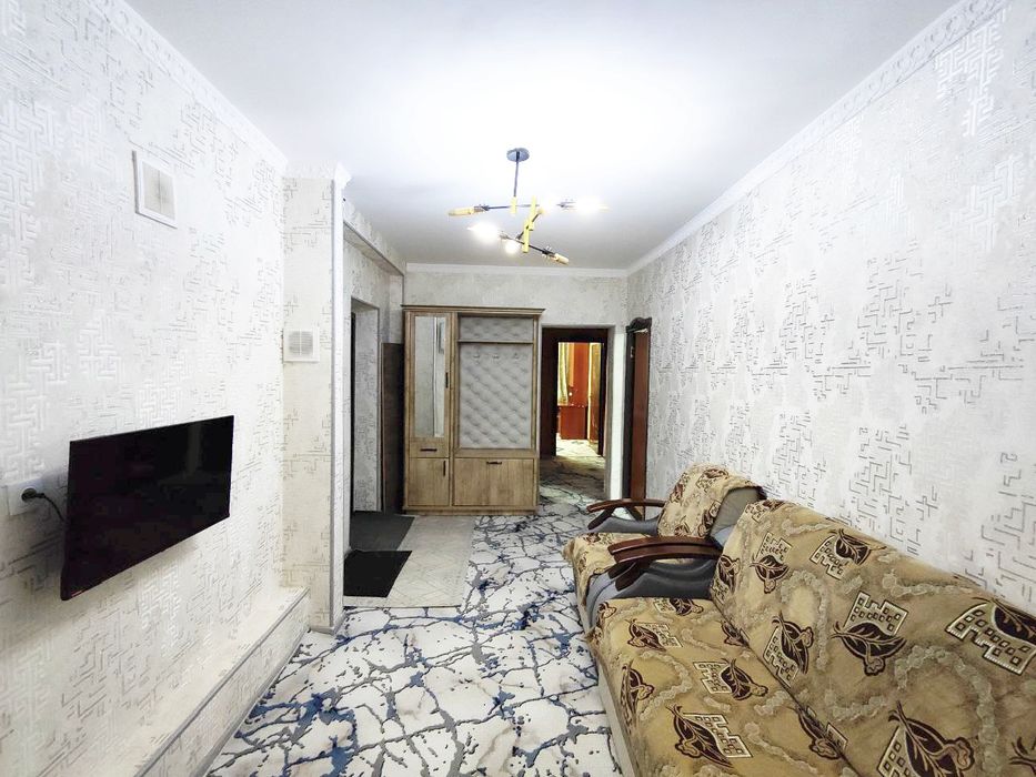 4 xonali 2-qavatda kvartira sotiladi