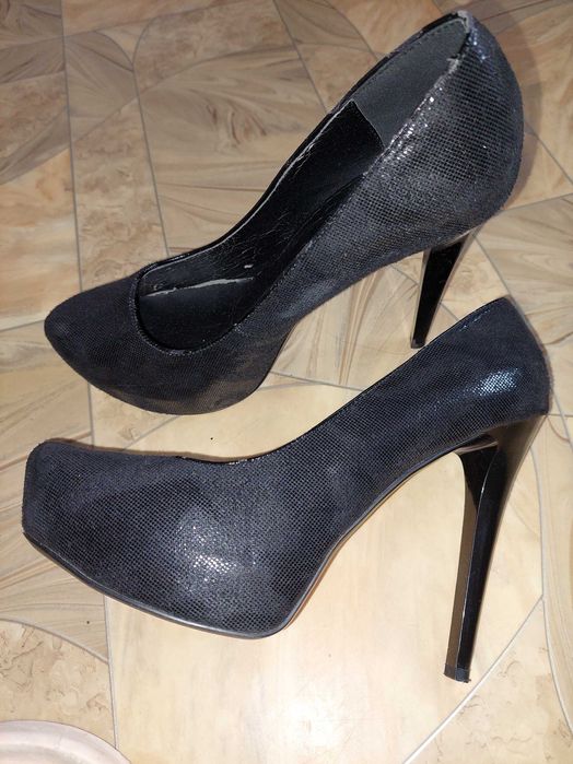 Дамски токчета запазени