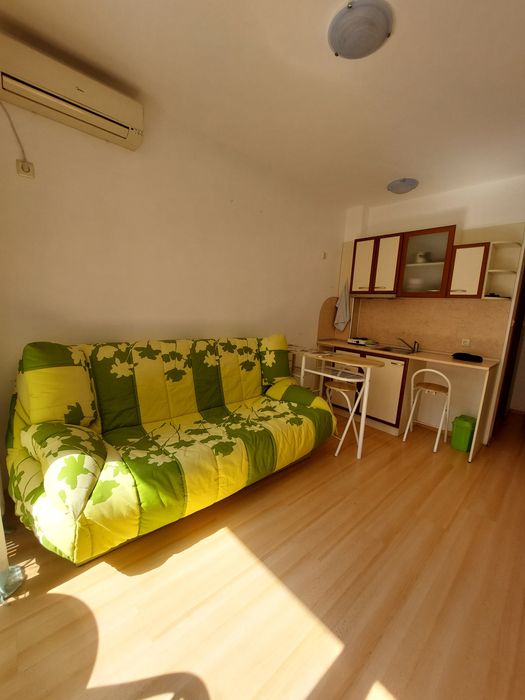 Продава се Едностаен апартамент в Поморие - 28 кв.м за 1072 €/кв.м - Снимка #2