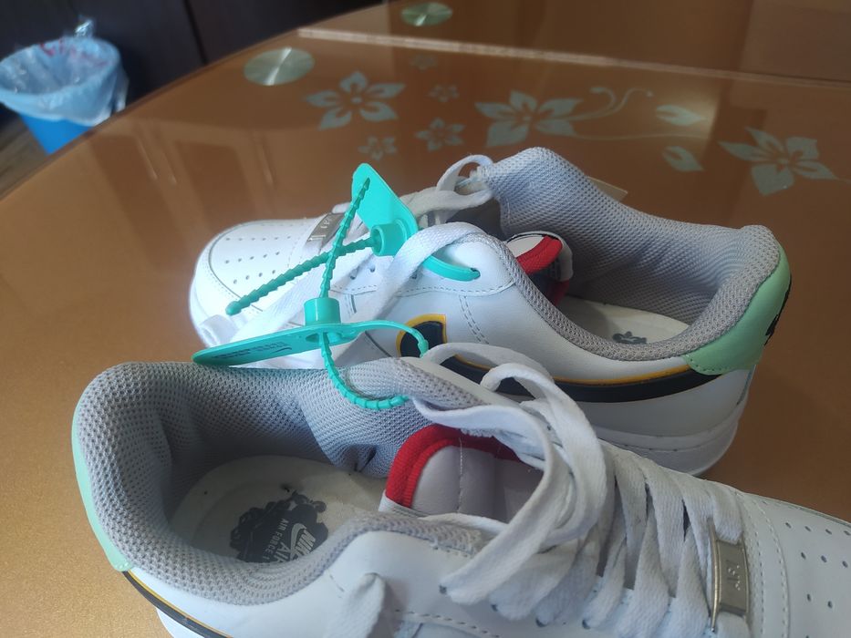 Кроссовки найк..белые