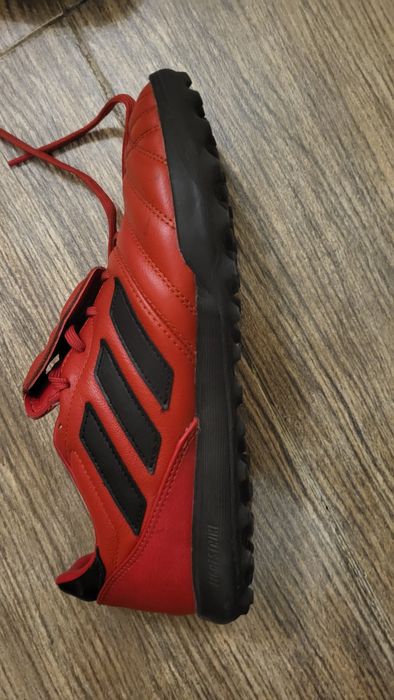 Футболни обувки стоножки Adidas 40,5 номер