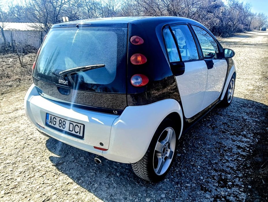 Vând Smart FourFour 1.3