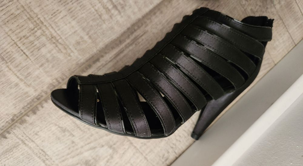 Sandale Femei Marimea 36