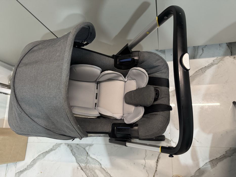 Продам коляску Doona