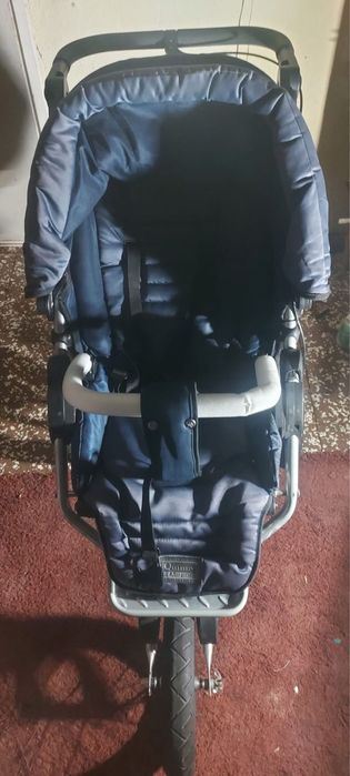Продава се почти неупотребявана,бебешка количка!